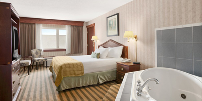 Ramada Saginaw Hotel And Suites Saginaw Michigan